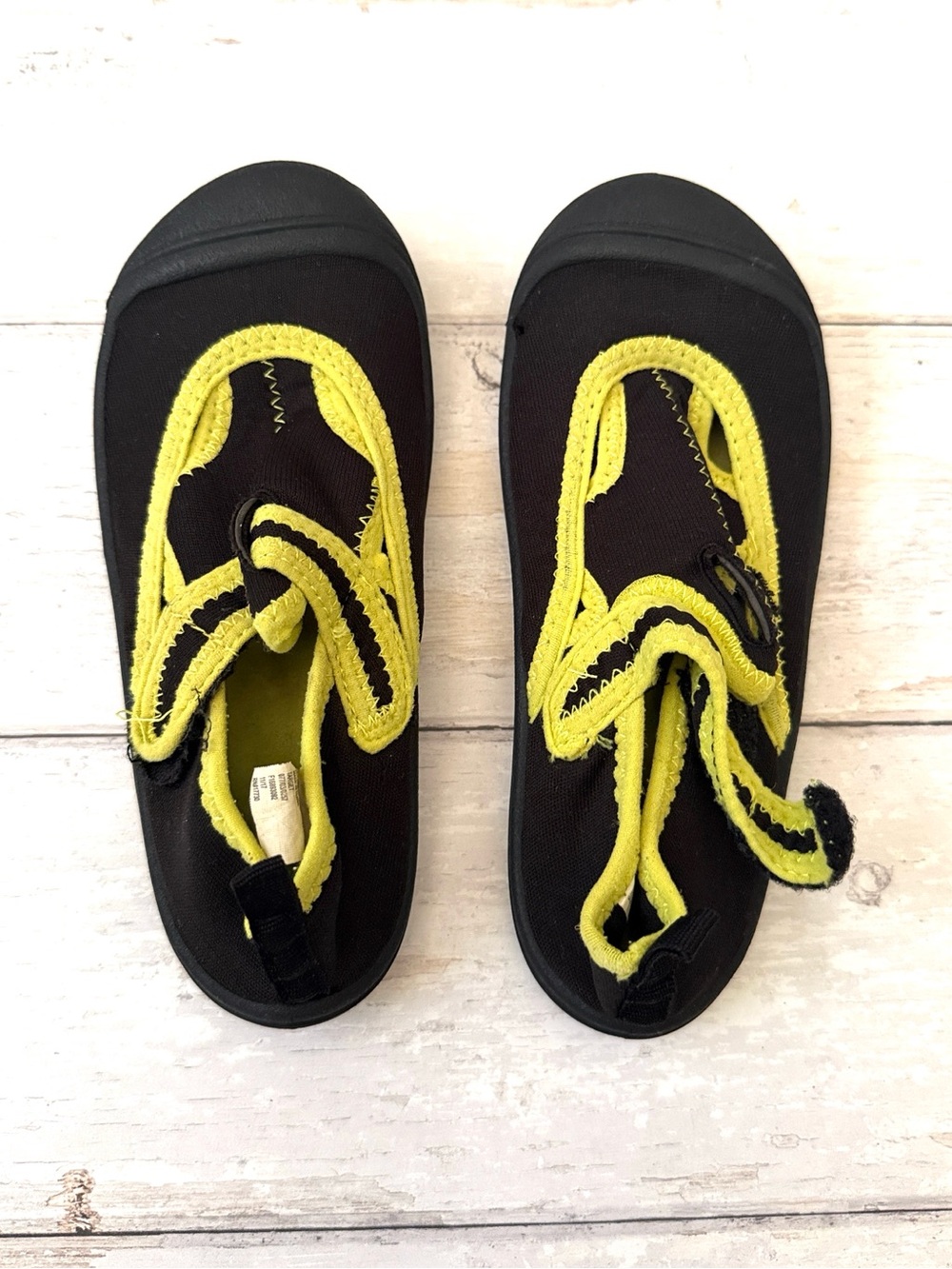 Kids Size 11/12 Rubber Sole Water Shoe Water Socks Boating Sports Etc Size 11 12